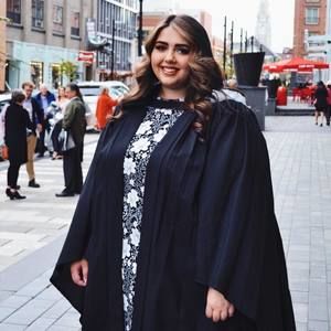 Meet your Posher, Deena